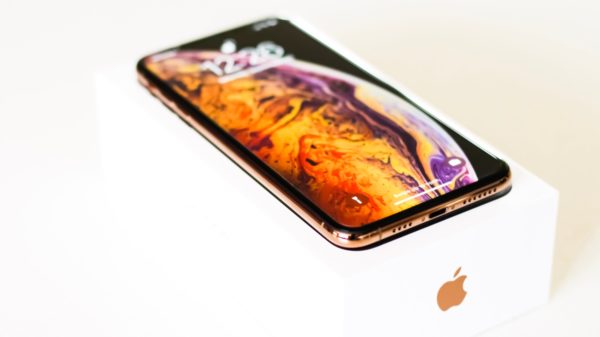 iphone xs box